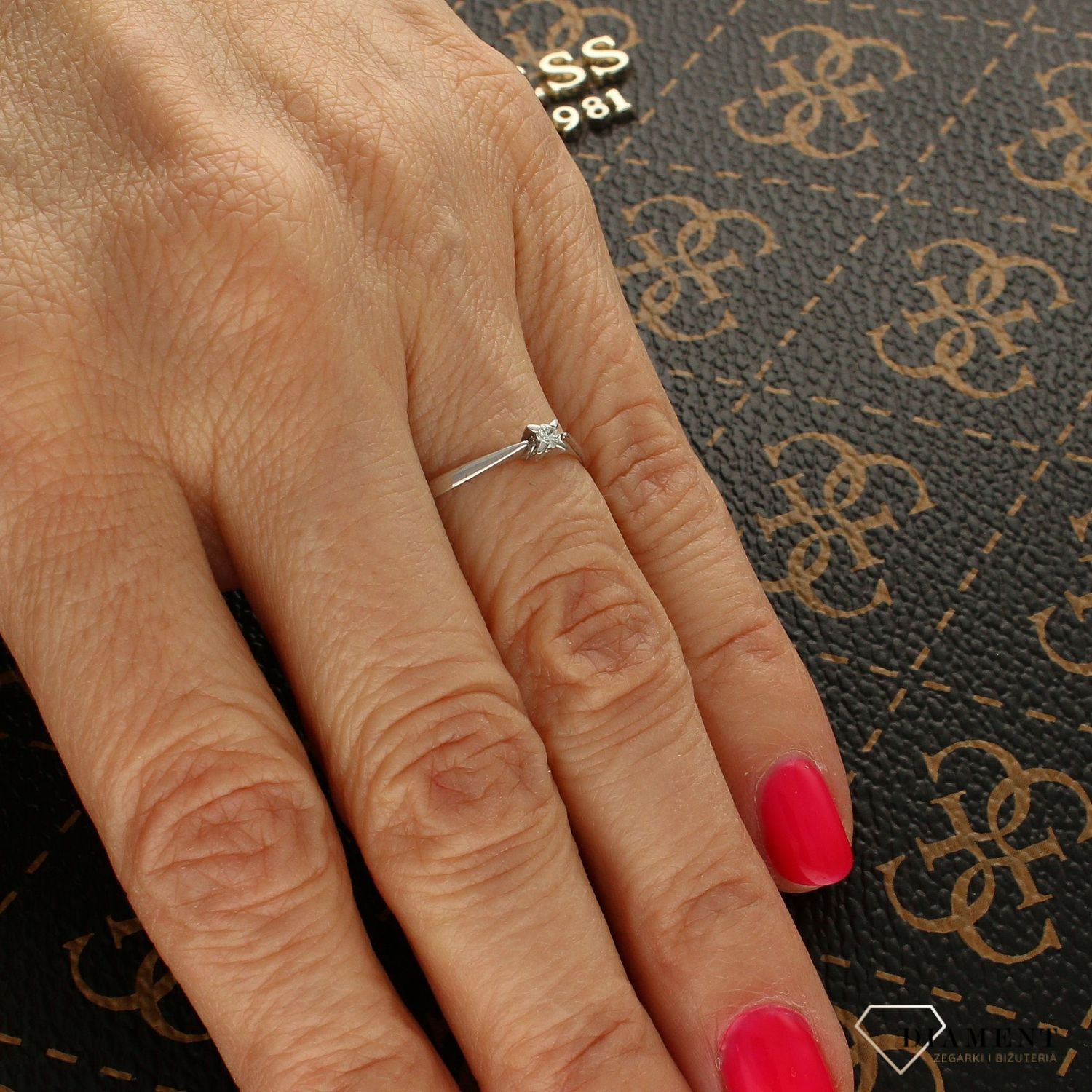 Złoty pierścionek z diamentem „Biały Klasyk”  Białe złoto 585  Rozmiar 11.jpg